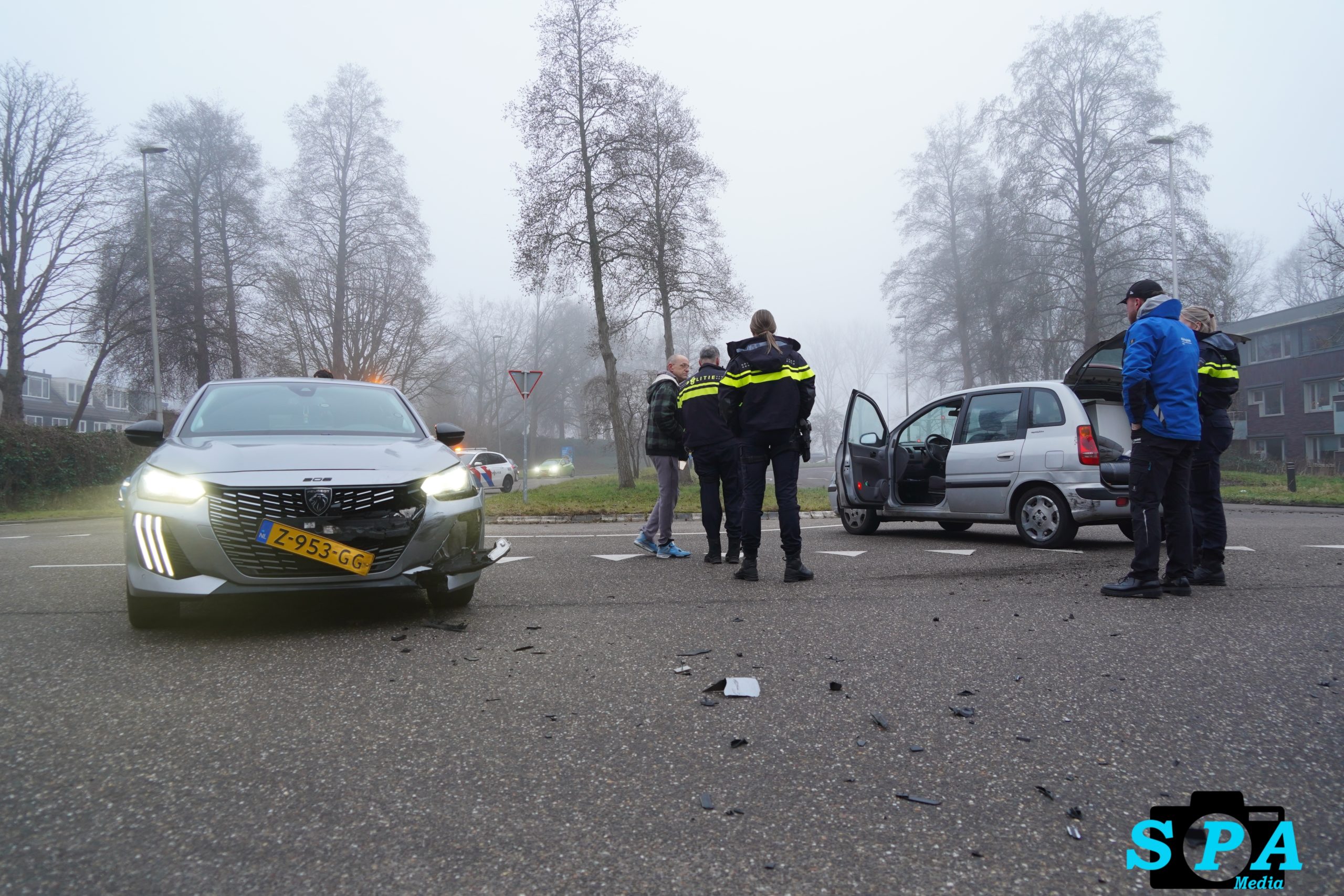 Automobilisten in botsing op kruising Vaartdreef Zoetermeer